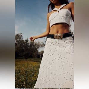 The prettiest White EMBROIDERED CAPE SKIRT. Size L